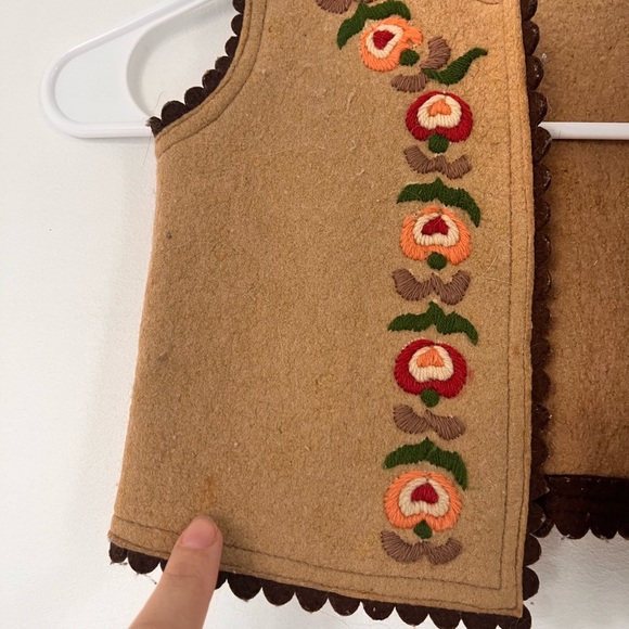 Vintage Hungarian Tan Embroidered Vest - Picture 7 of 9